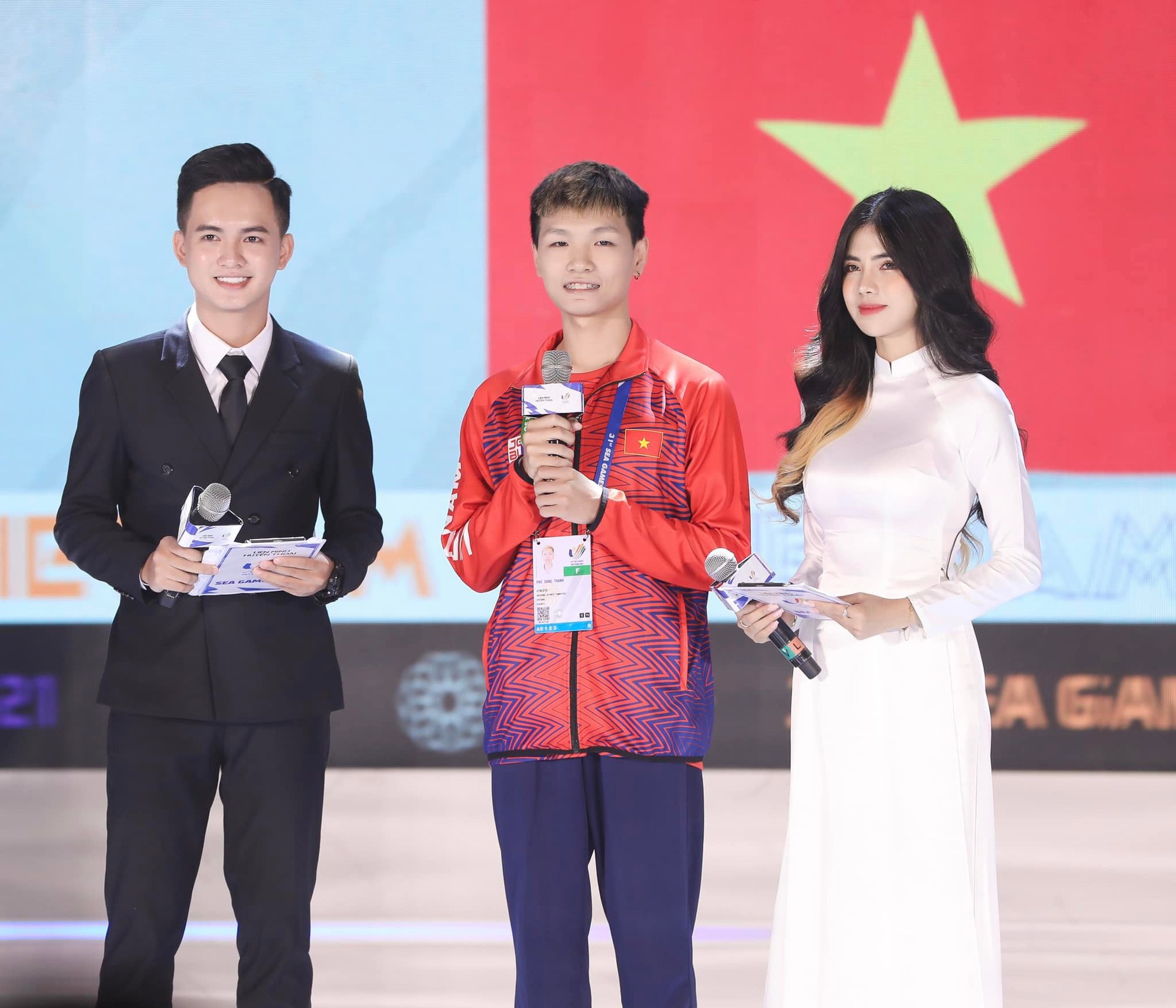 Dàn nữ MC Việt đọ sắc trên sân khấu SEA Games, hai người được nước bạn khen ngợi, Mai Dora khác hẳn mọi ngày - Ảnh 5.