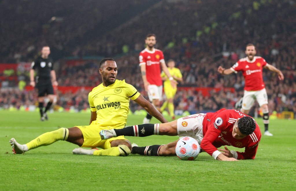 Ronaldo tỏa sáng, MU thắng tưng bừng trong ngày Old Trafford chia tay các công thần - Ảnh 6.