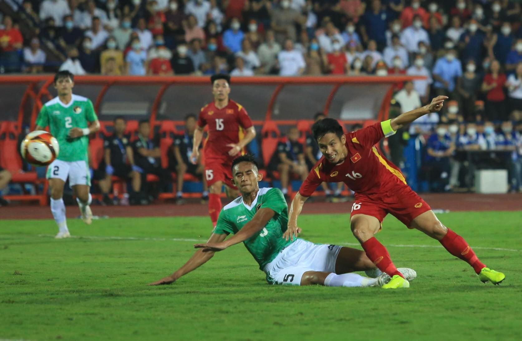 Đỗ Hùng Dũng vẩy má vô cùng đẳng cấp, nhân đôi cách biệt cho U23 Việt Nam - Ảnh 3.