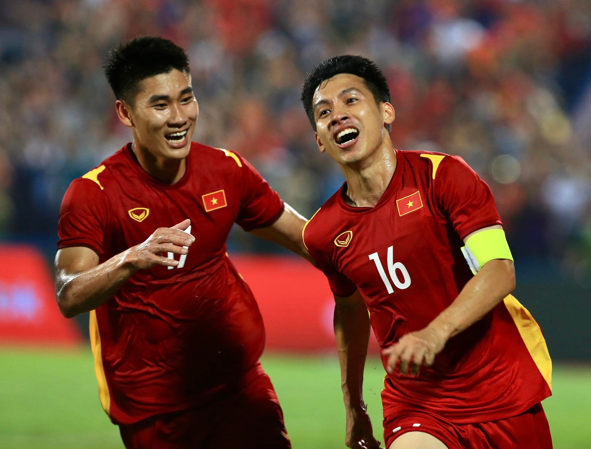 Đỗ Hùng Dũng vẩy má vô cùng đẳng cấp, nhân đôi cách biệt cho U23 Việt Nam - Ảnh 5.