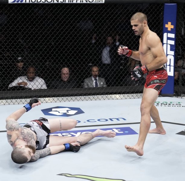 UFC 274: Chiến binh Andre Fialho có chiến thắng ấn tượng ngay hiệp đầu tiên - Ảnh 2.
