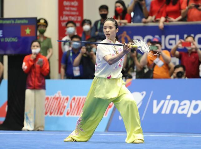 Đôi tay lạ của Hoa khôi Wushu Dương Thuý Vi - Ảnh 1.