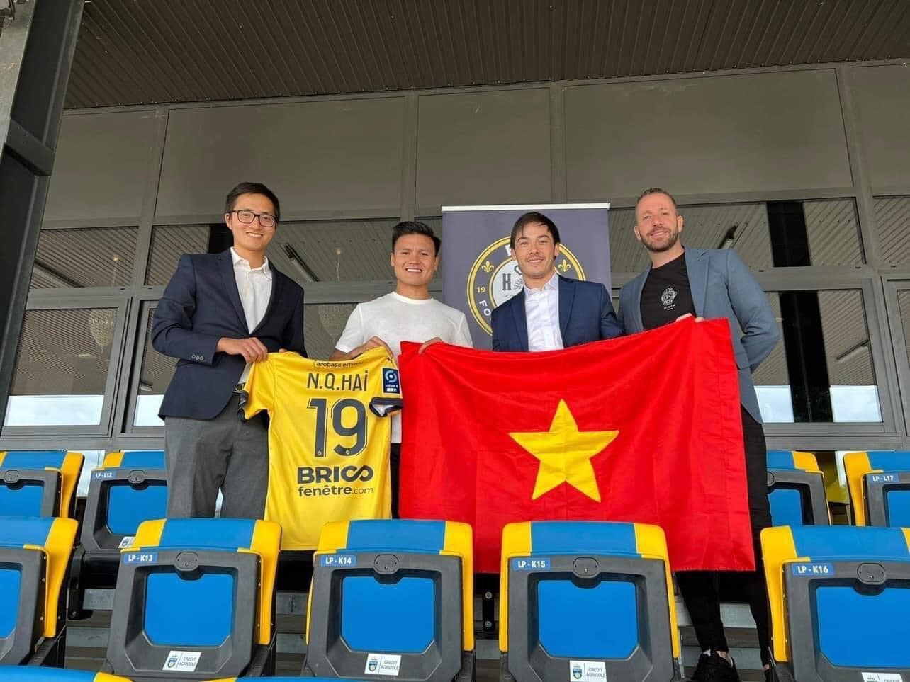 Báo Pháp viết về Quang Hải gia nhập Pau FC: Một Messi ở sân Nouste Camp, kinh điển! - Ảnh 2.