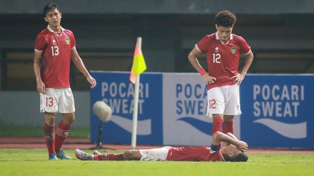 Sợ trở thành 'rổ đựng bóng' tại World Cup, HLV Indonesia vội vàng nhập tịch cầu thủ - Ảnh 1.
