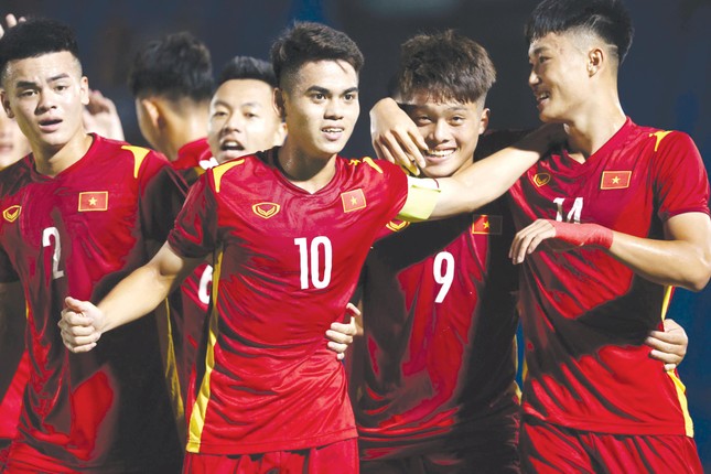 Việt Nam vô địch giải U19 Quốc tế: Phần thưởng cho người dũng cảm - Ảnh 1.