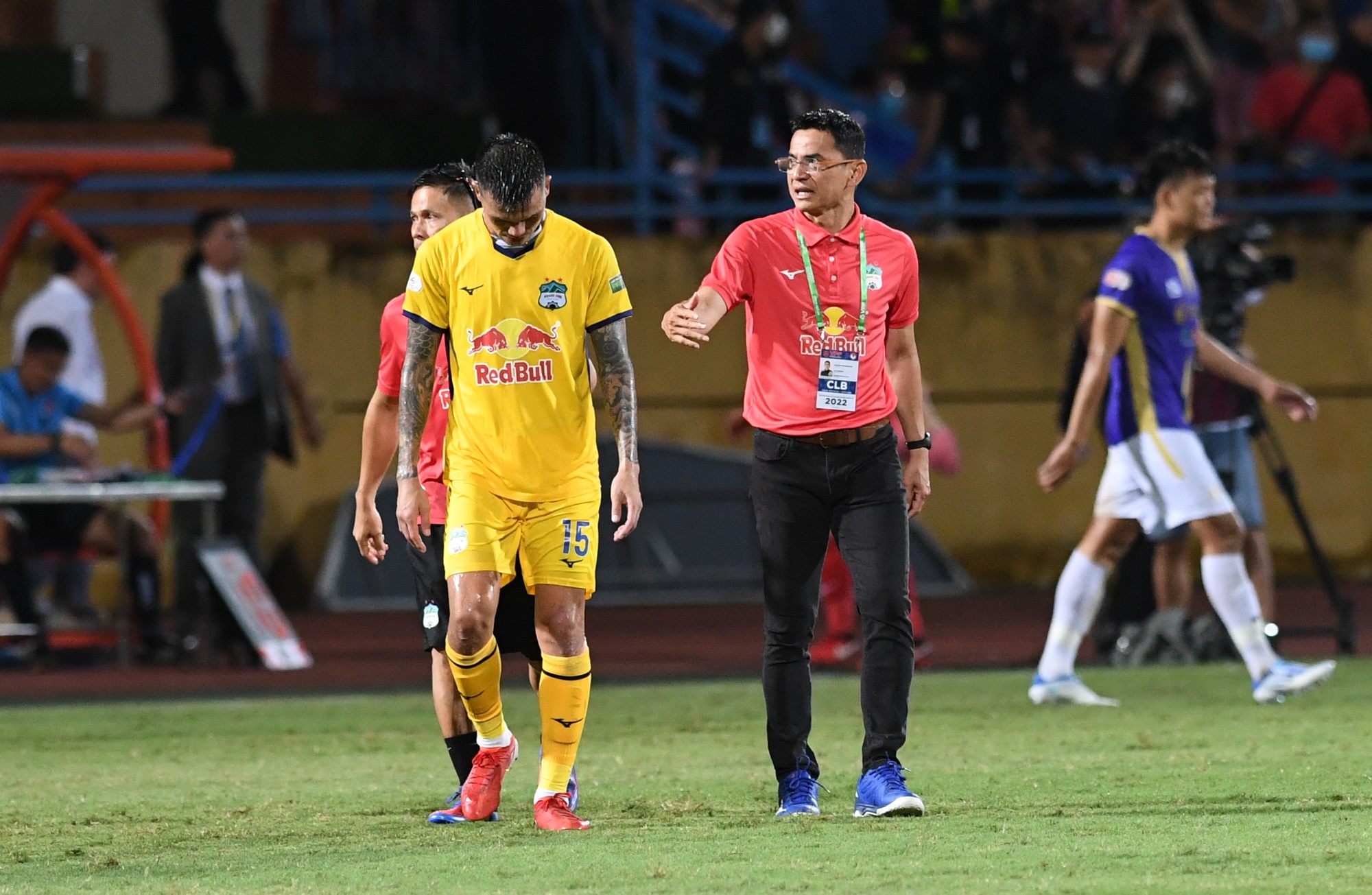 Tấn Trường trở thành người hùng, cầu thủ HAGL đượm buồn sau thất bại trước Hà Nội FC - Ảnh 12.