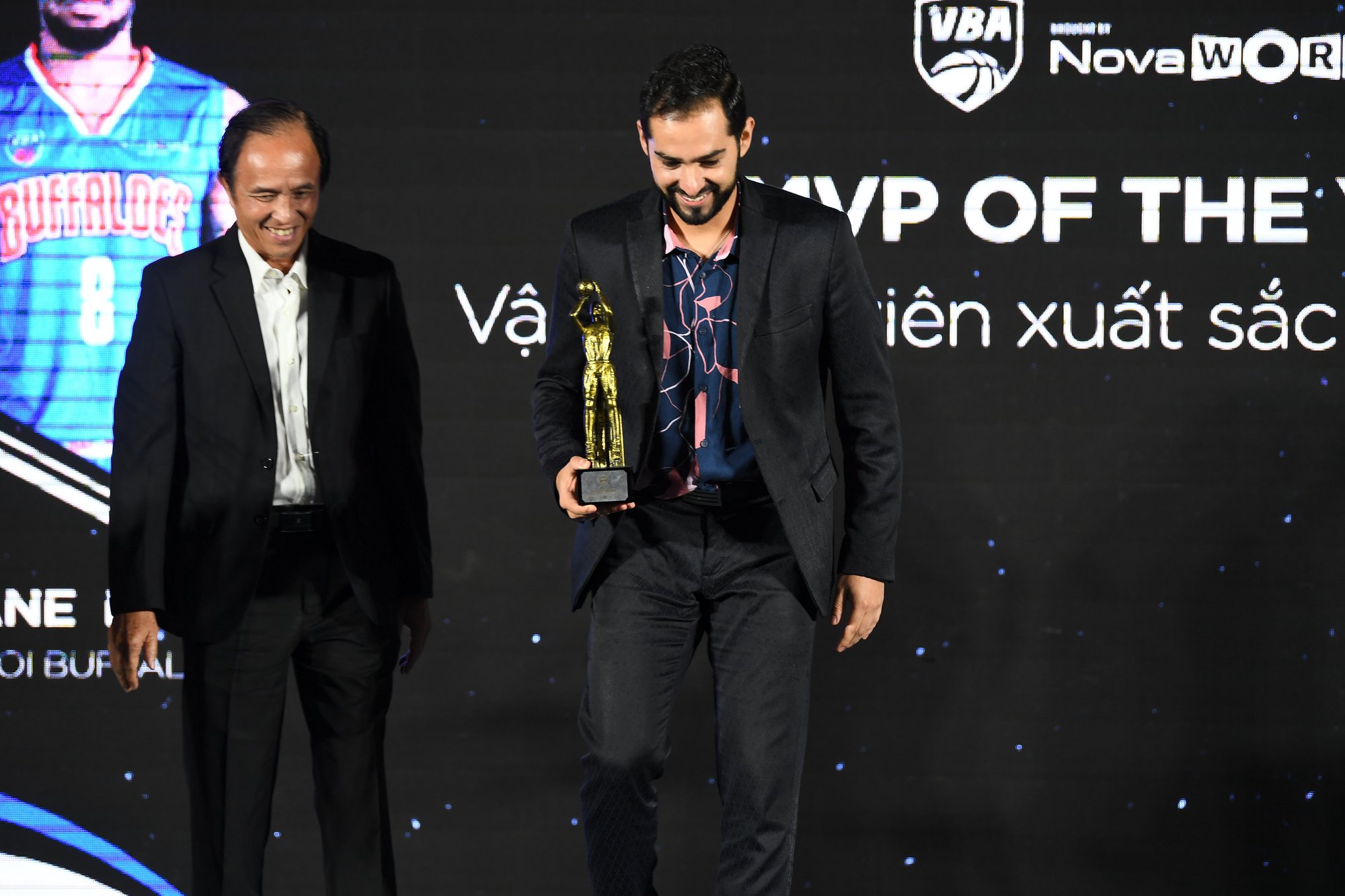 HLV Hanoi Buffaloes đưa ra ý kiến về danh hiệu MVP VBA 2022 - Ảnh 1.