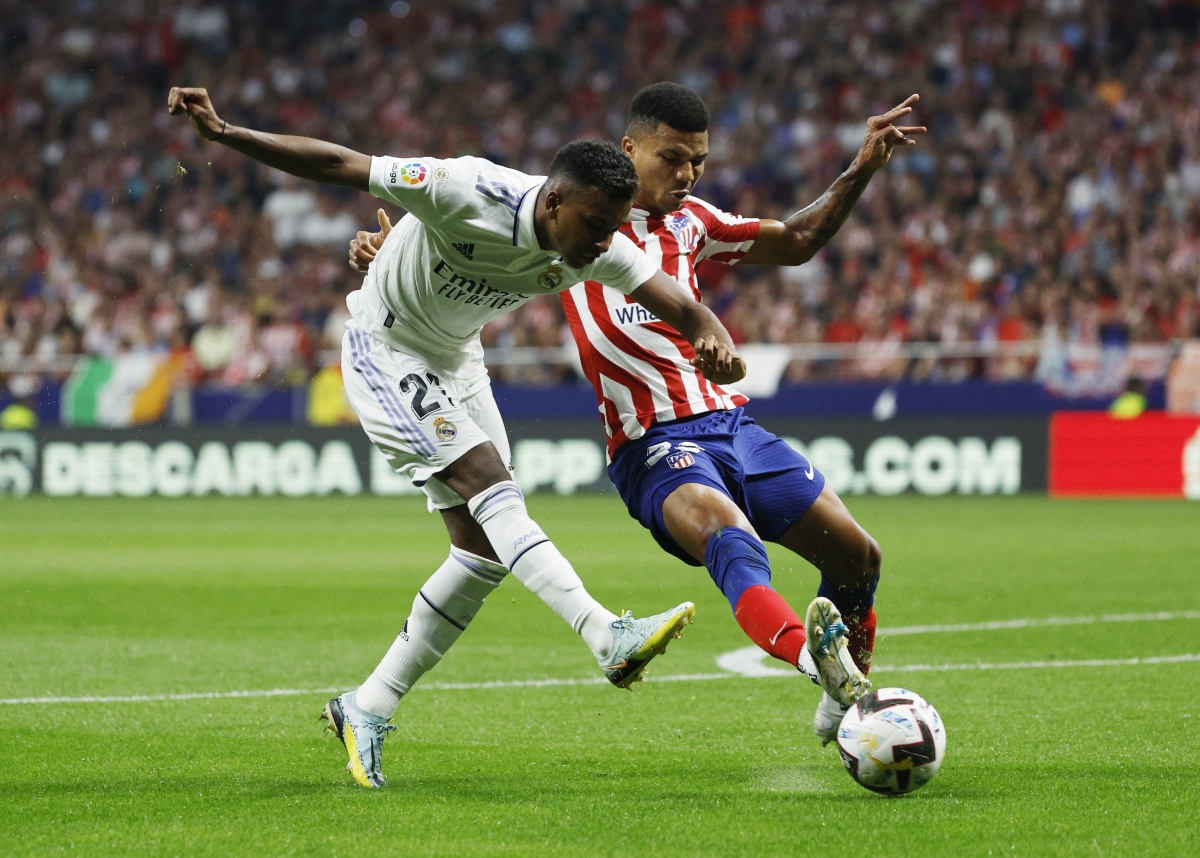 Thắng sát nút Atletico, Real Madrid giữ vững ngôi đầu La Liga - Ảnh 1.