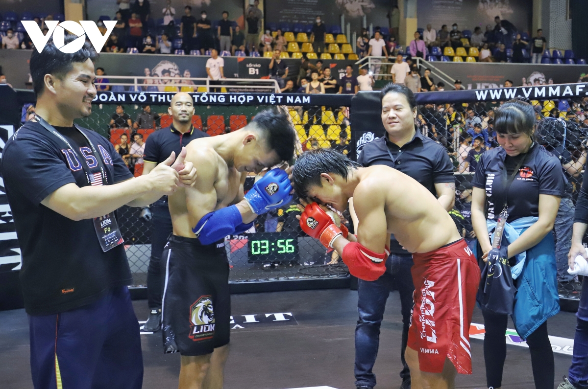 Nguyễn Trần Duy Nhất lật kèo ngoạn mục ở tứ kết MMA LION Championship - Ảnh 8.