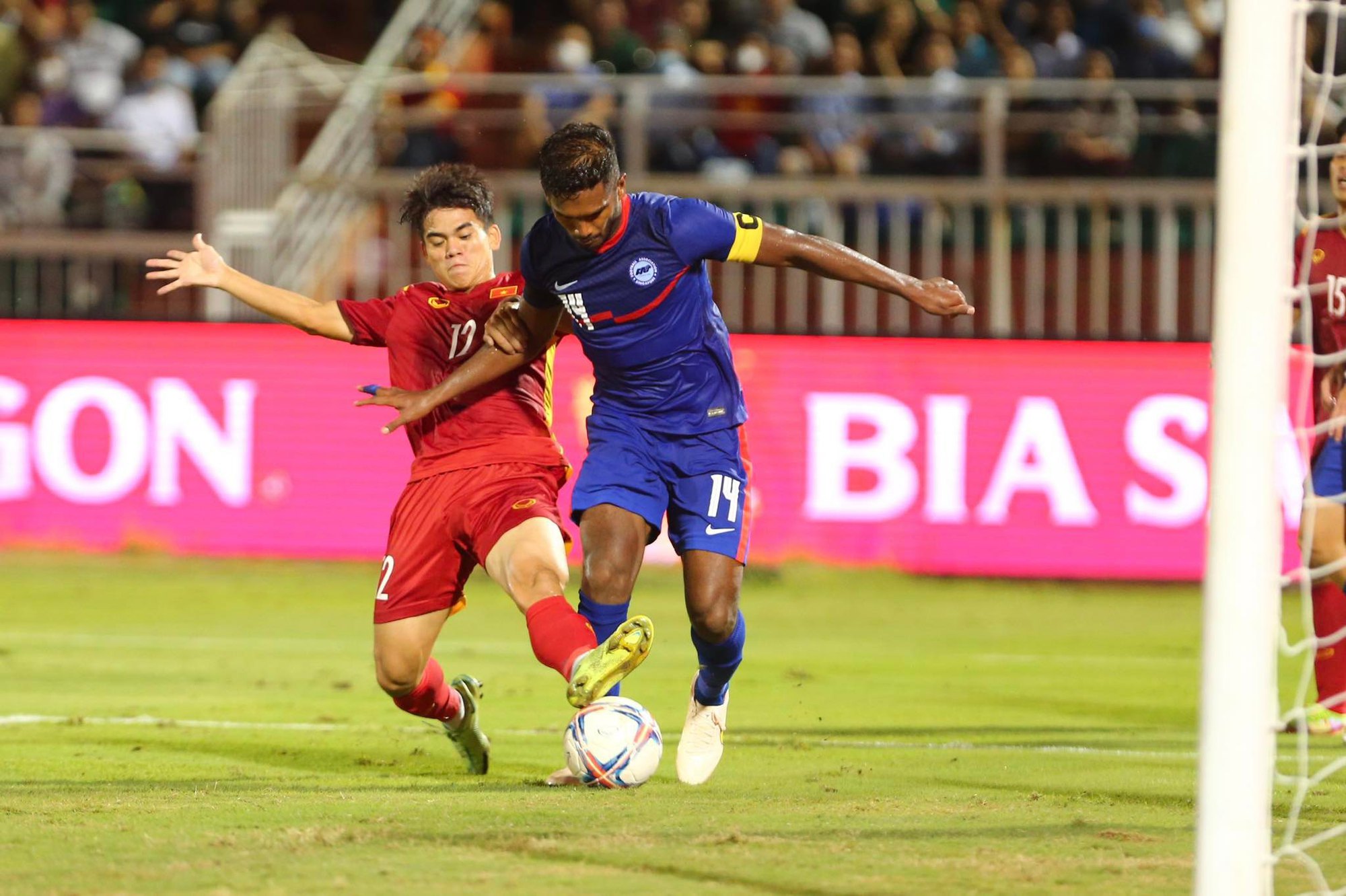 Cầu thủ trẻ liên tiếp lập công, đội tuyển Việt Nam giành chiến thắng 4-0 Singapore trận ra quân - Ảnh 8.
