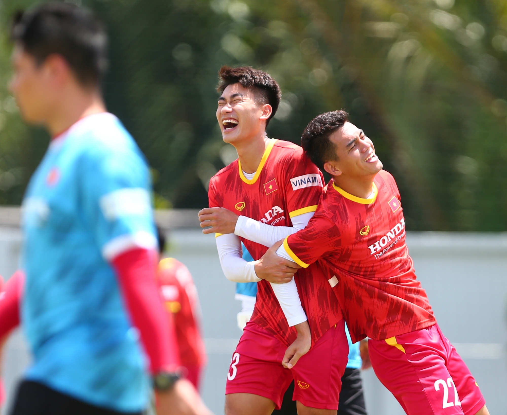 Đội tuyển Việt Nam có buổi tập trễ, HLV Park Hang-seo vắng mặt - Ảnh 6.
