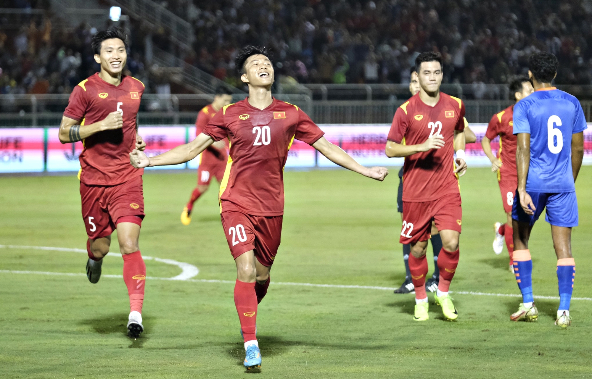 Văn Toàn ghi bàn đầu tiên cho ĐT Việt Nam sau 5 năm - Ảnh 2.
