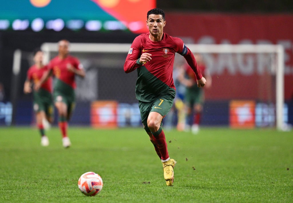 Ronaldo lại ném băng đội trưởng Bồ Đào Nha - Ảnh 5.