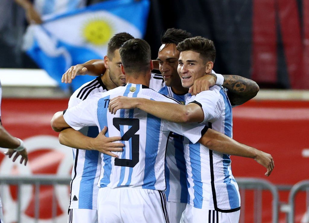 Messi lập cú đúp trong 3 phút giúp Argentina đại thắng - Ảnh 9.