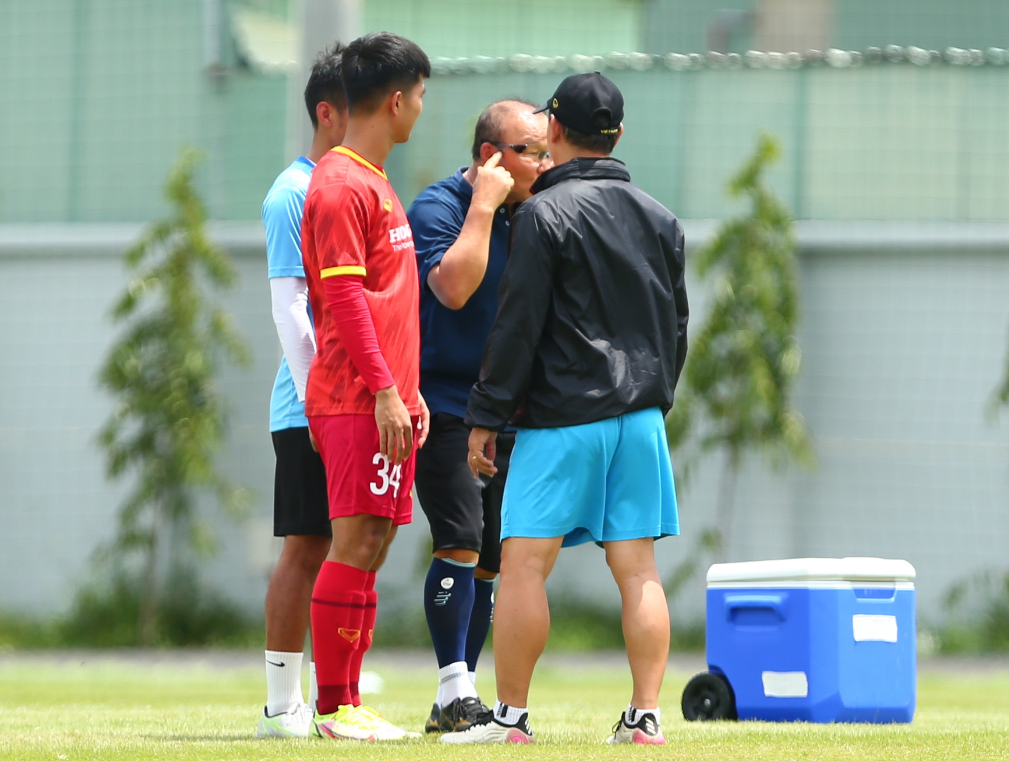 HLV Park Hang-seo giành 15 phút nhắc nhở cầu thủ trẻ - Ảnh 2.