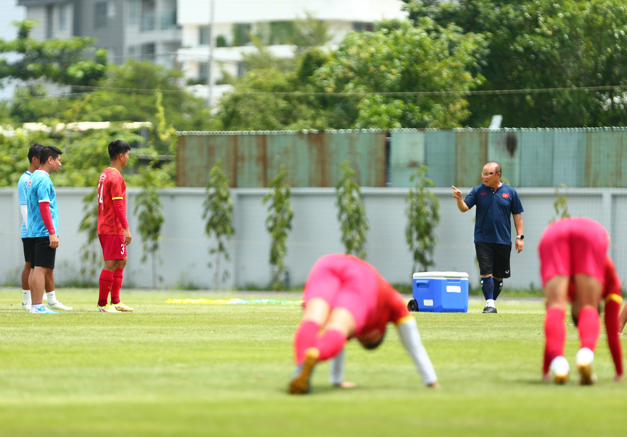HLV Park Hang-seo giành 15 phút nhắc nhở cầu thủ trẻ - Ảnh 3.