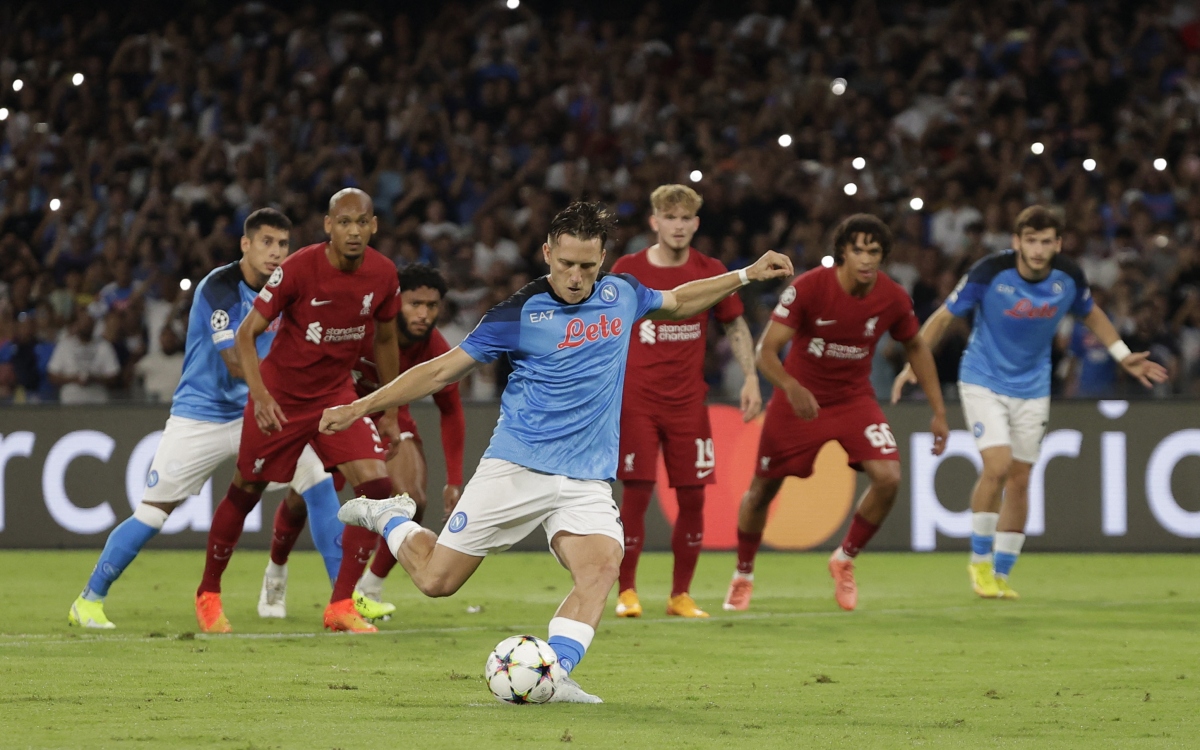 Kết quả Cúp C1 châu Âu 8/9: Hàng thủ thảm họa, Liverpool thua tan nát Napoli - Ảnh 1.