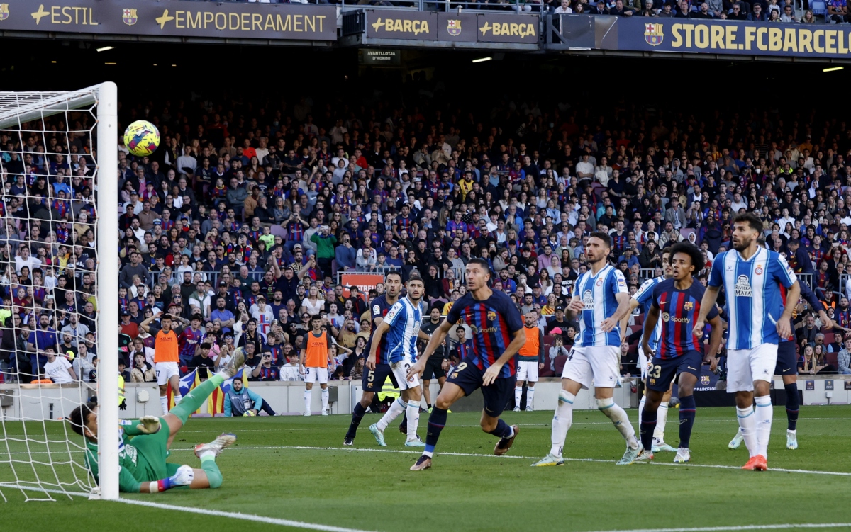 Barca rơi điểm trước Espanyol trong trận derby có 2 thẻ đỏ - Ảnh 10.