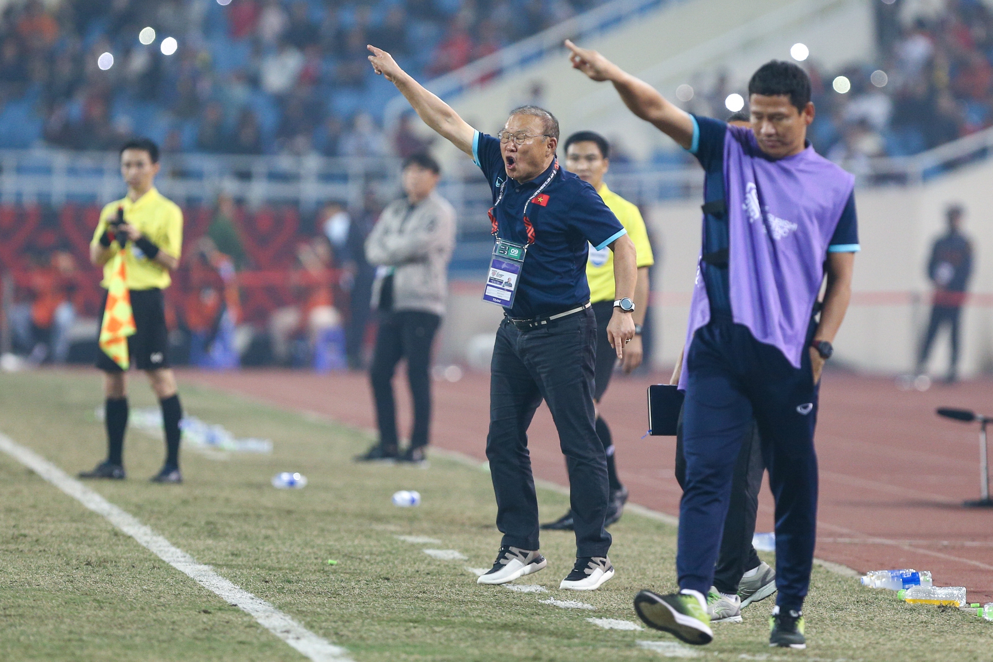 HLV Park Hang-seo vỡ oà cảm xúc với bàn thắng thứ 2 của Tiến Linh trước Indonesia - Ảnh 11.