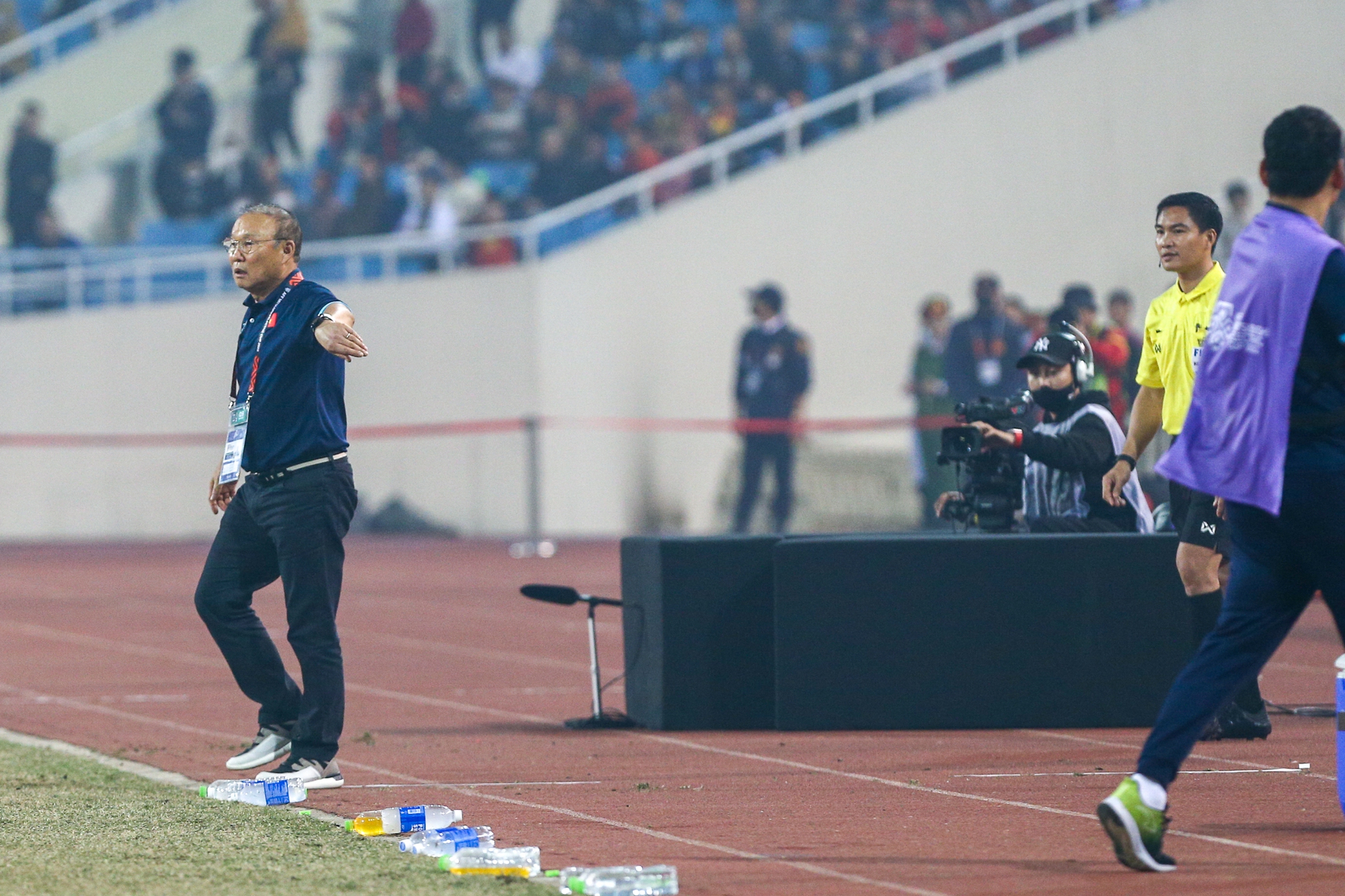 HLV Park Hang-seo vỡ oà cảm xúc với bàn thắng thứ 2 của Tiến Linh trước Indonesia - Ảnh 14.