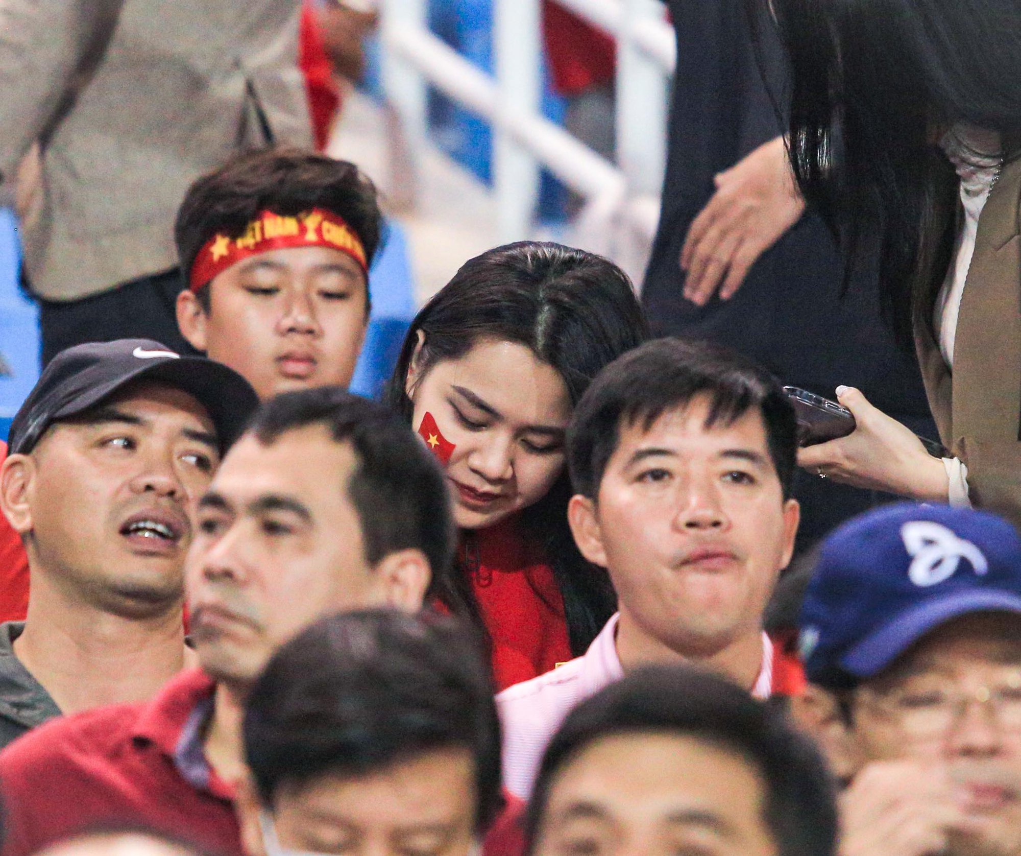 Màn chào cờ đầy xúc động của HLV Park Hang Seo trong trận đấu cuối cùng trên sân Mỹ Đình - Ảnh 10.