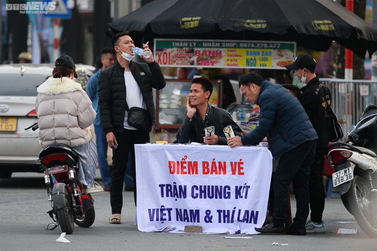 Phe vé hét giá 5 triệu đồng/cặp xem tuyển Việt Nam đá chung kết AFF Cup 2022 - Ảnh 6.