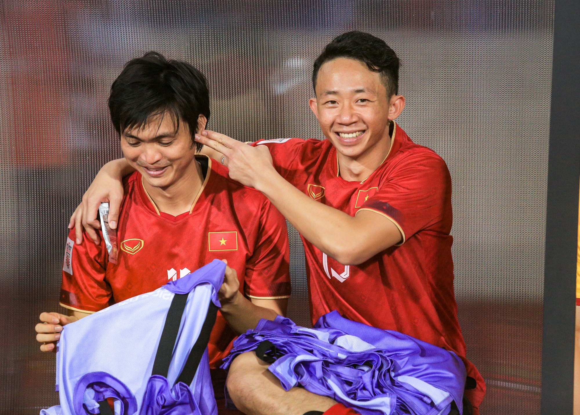 Tiến Linh tiếc nuối khi bỏ lỡ cú đúp vào lưới Thái Lan, Tuấn Hải vẫn 'kém duyên' với AFF Cup - Ảnh 11.