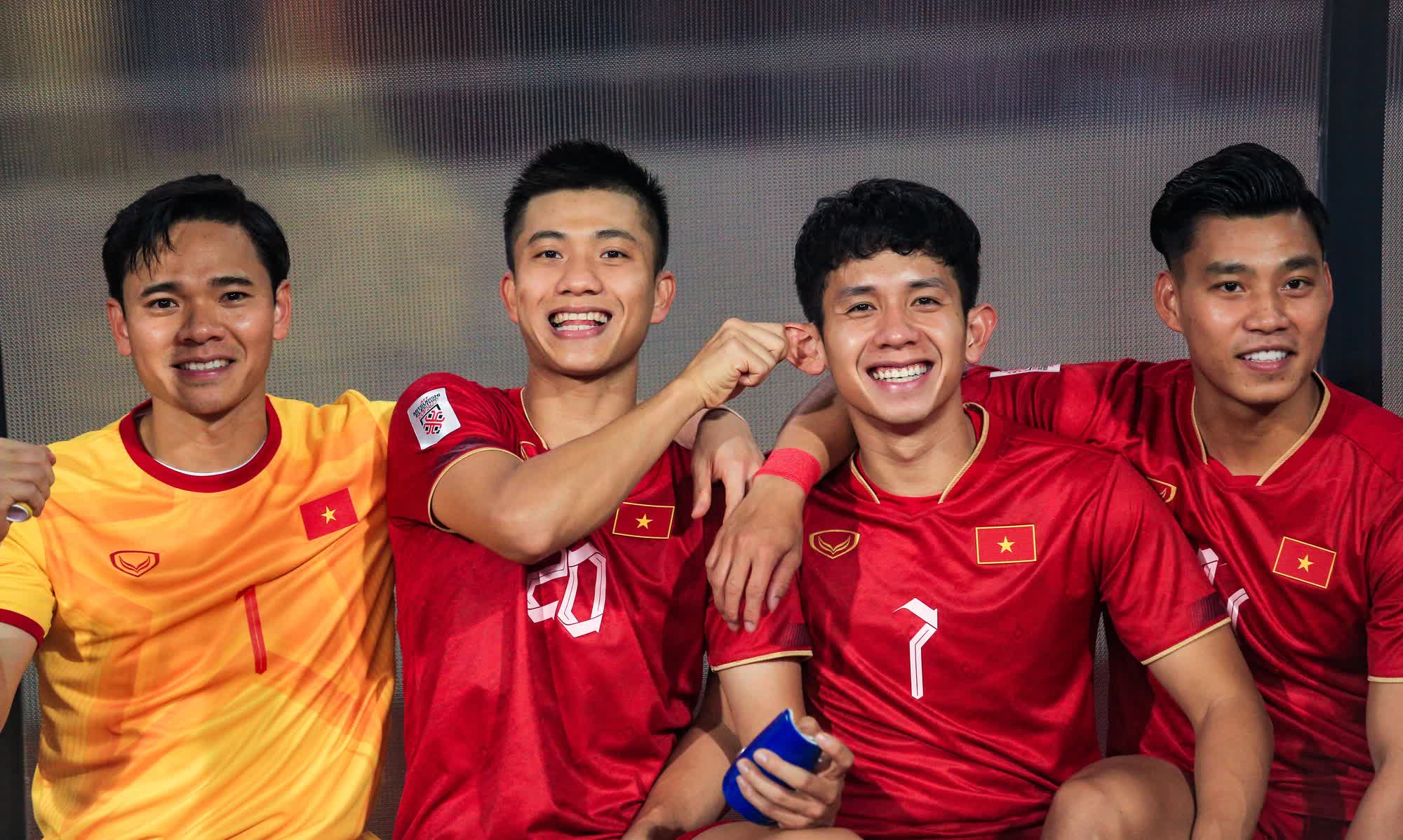 Tiến Linh tiếc nuối khi bỏ lỡ cú đúp vào lưới Thái Lan, Tuấn Hải vẫn 'kém duyên' với AFF Cup - Ảnh 10.