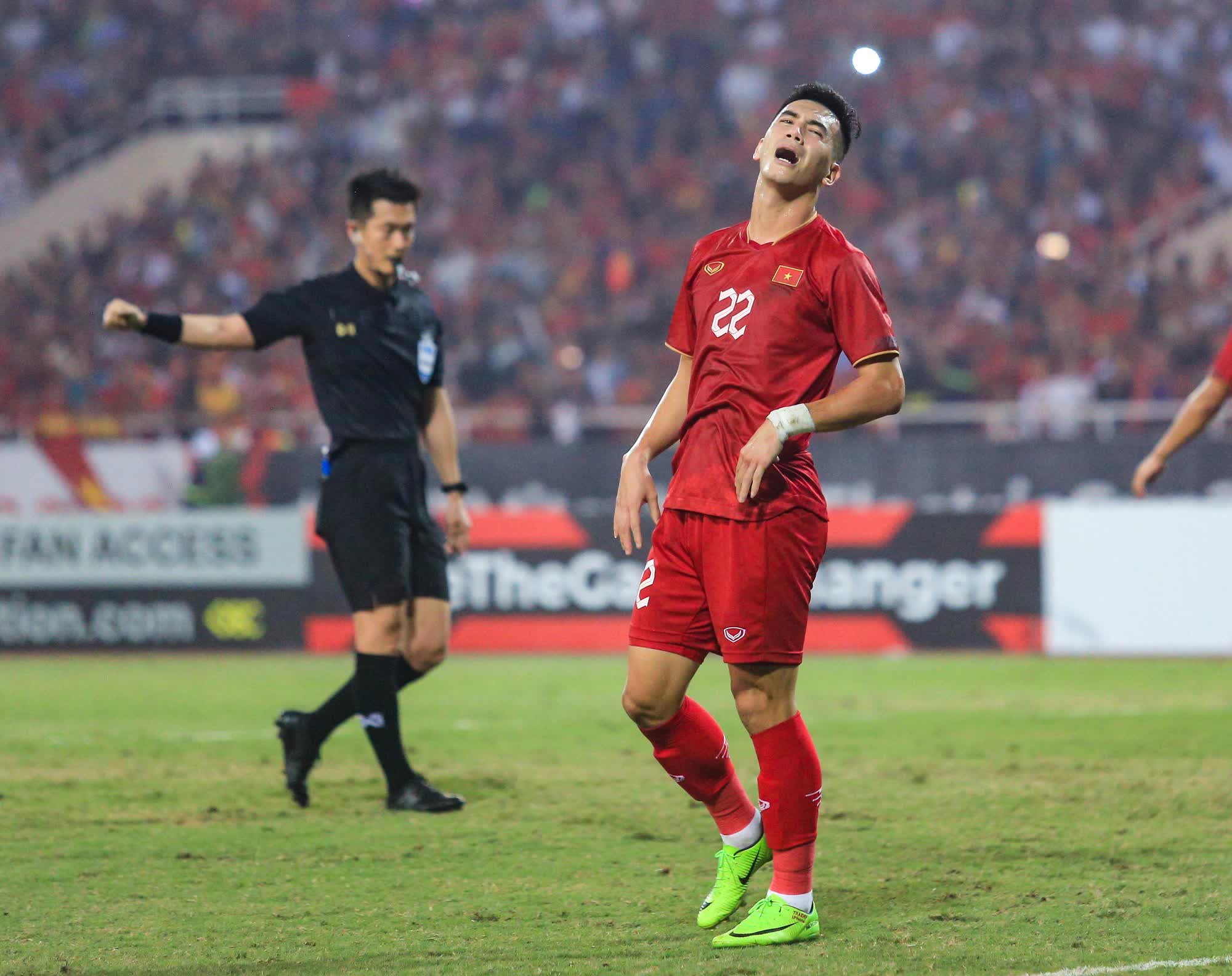 Tiến Linh tiếc nuối khi bỏ lỡ cú đúp vào lưới Thái Lan, Tuấn Hải vẫn 'kém duyên' với AFF Cup - Ảnh 4.