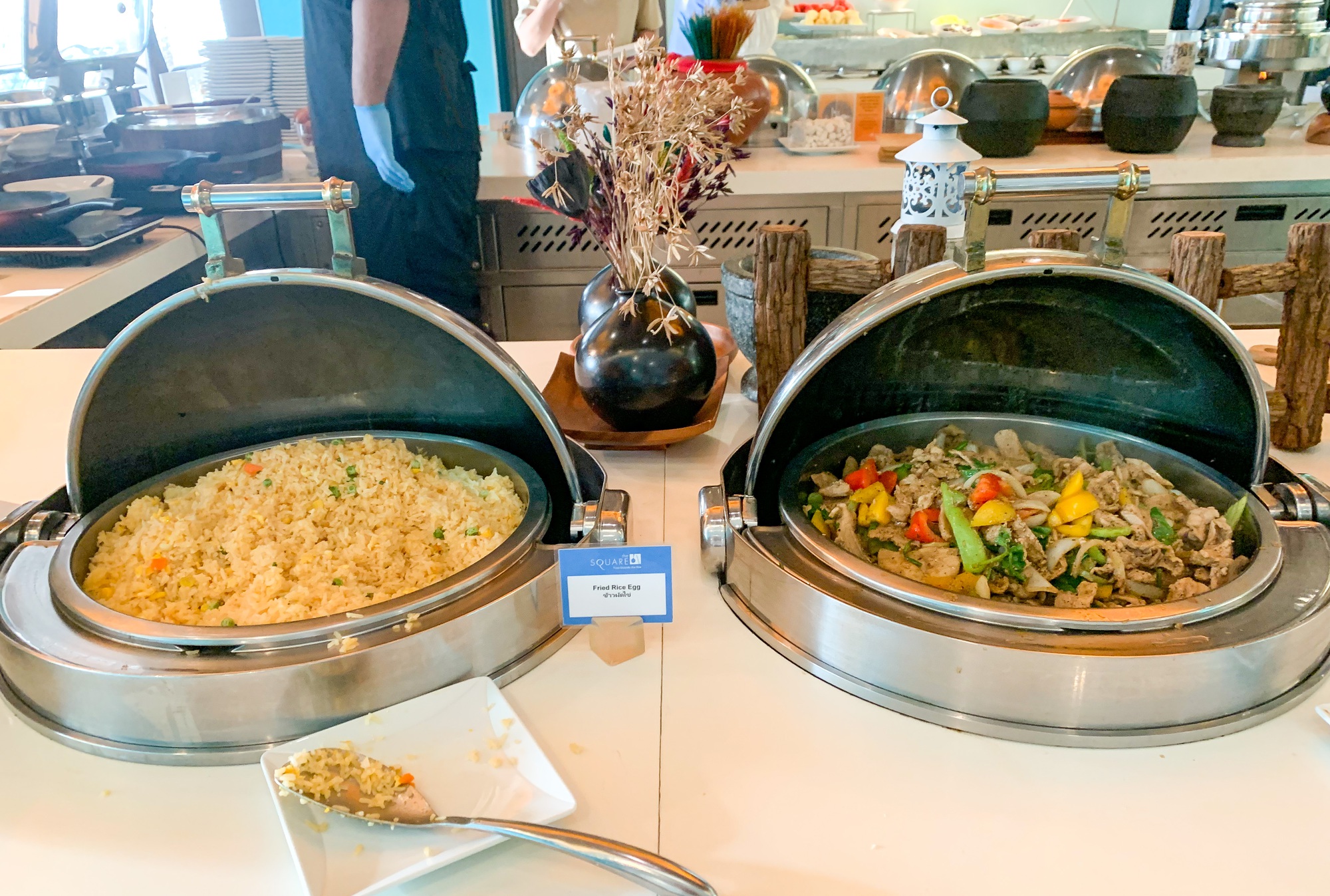 Đội tuyển Việt Nam ăn buffet tại khách sạn - Ảnh 5.