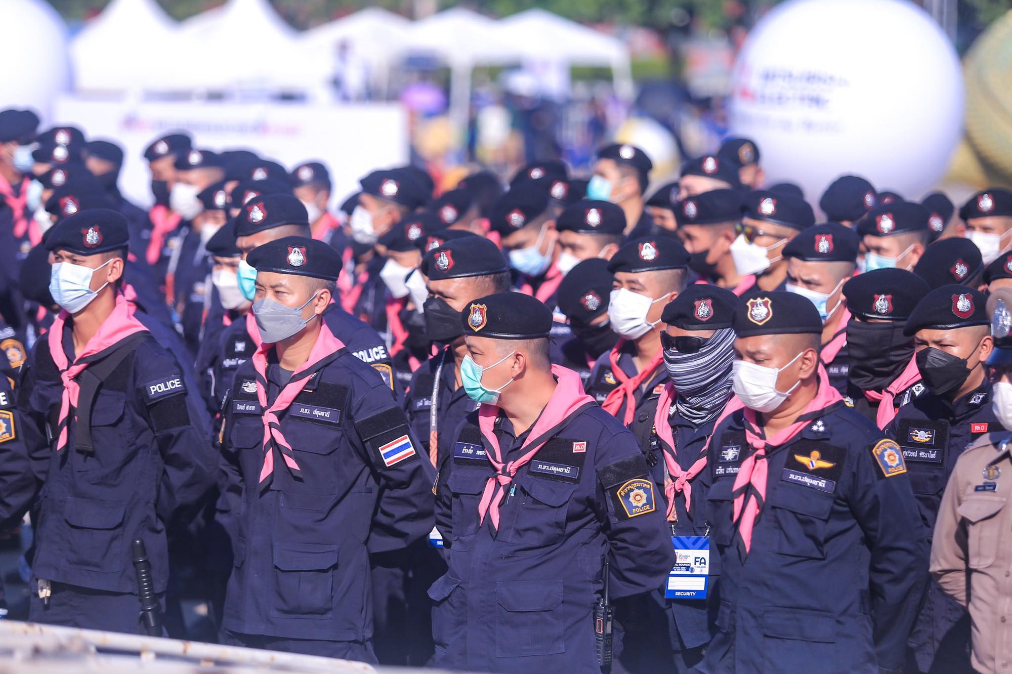 Thái Lan triển khai lực lượng an ninh hùng hậu trước giờ đấu ĐT Việt Nam - Ảnh 2.
