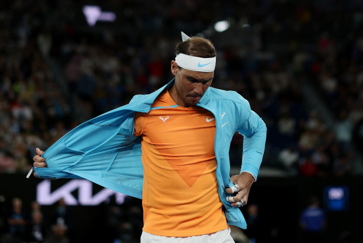 Thua sốc ở vòng 2, Nadal trở thành ''cựu vương'' Australian Open - Ảnh 2.