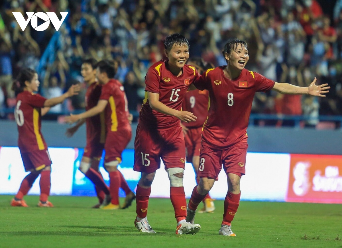 Trần Thị Thuỳ Trang – &quot;dị nhân&quot; của bóng đá Việt - Ảnh 4.