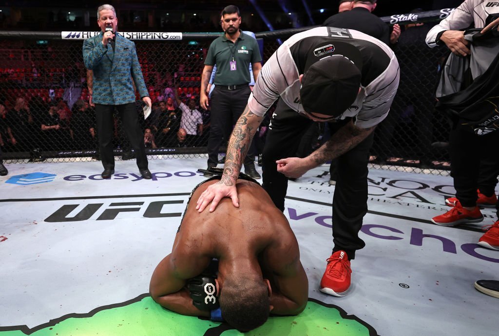 Jamahal Hill giành đai UFC sau chiến thắng trước Glover Teixeira, bật khóc vì xúc động - Ảnh 4.