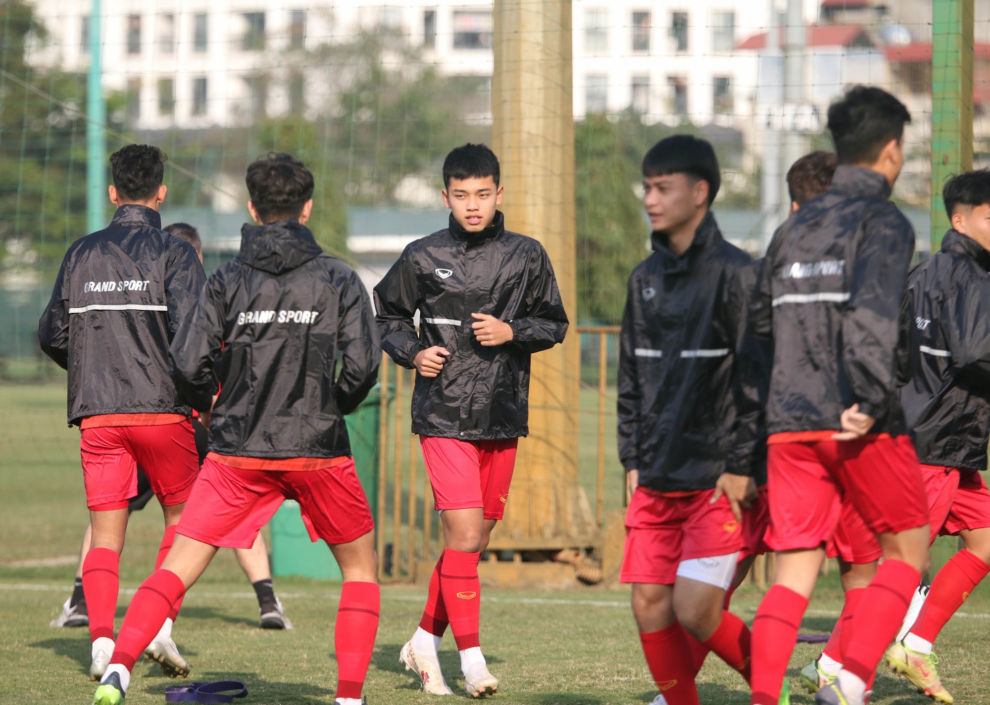U20 Việt Nam rèn thể lực chuẩn bị cho chuyến tập huấn Saudi Arabia - Ảnh 5.