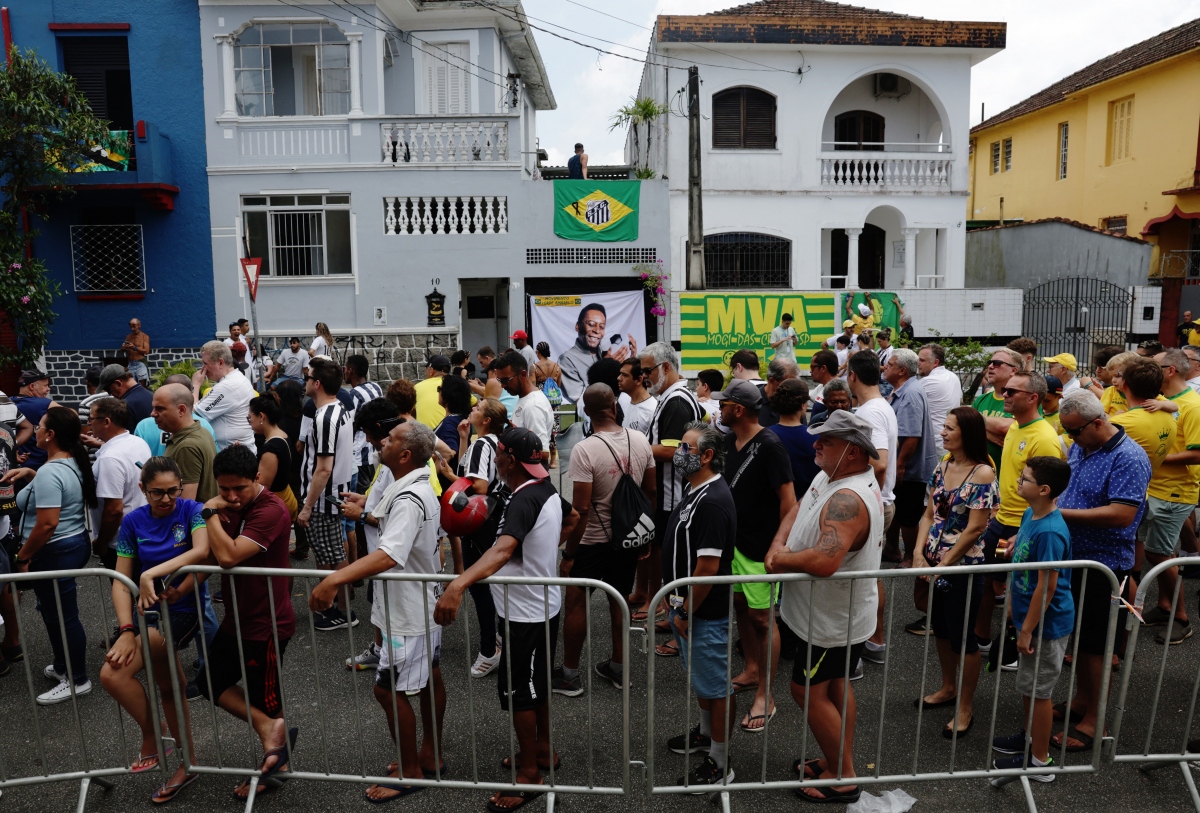 ''Biển người'' Brazil vào viếng Vua bóng đá Pele - Ảnh 8.