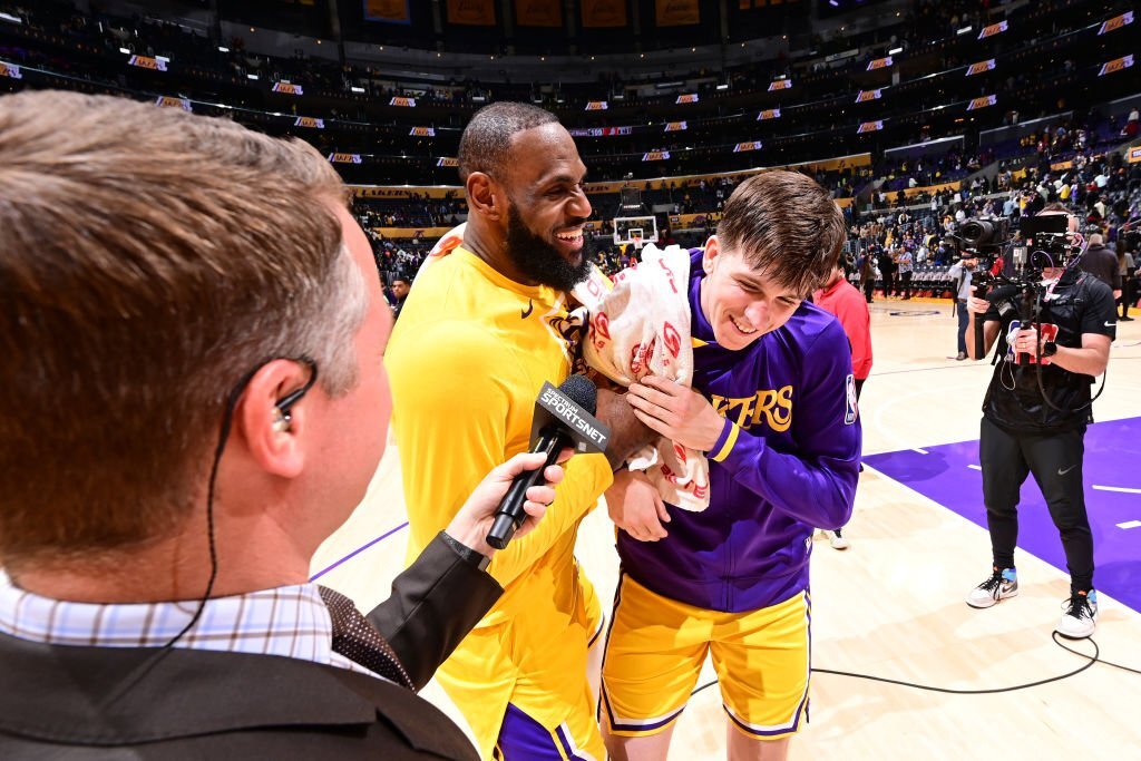 Sao trẻ Los Angeles Lakers dự kiến được tăng lương gấp 6 lần - Ảnh 2.