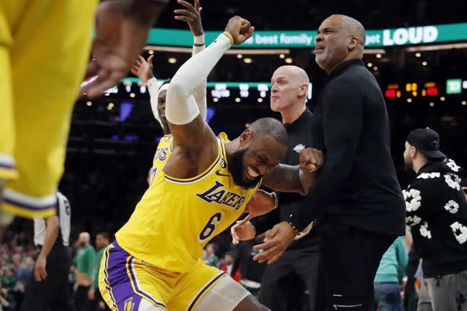 Los Angeles Lakers bị thiệt trong trận thua Boston Celtics, NHM chỉ ra điểm tương đồng bất thường - Ảnh 4.