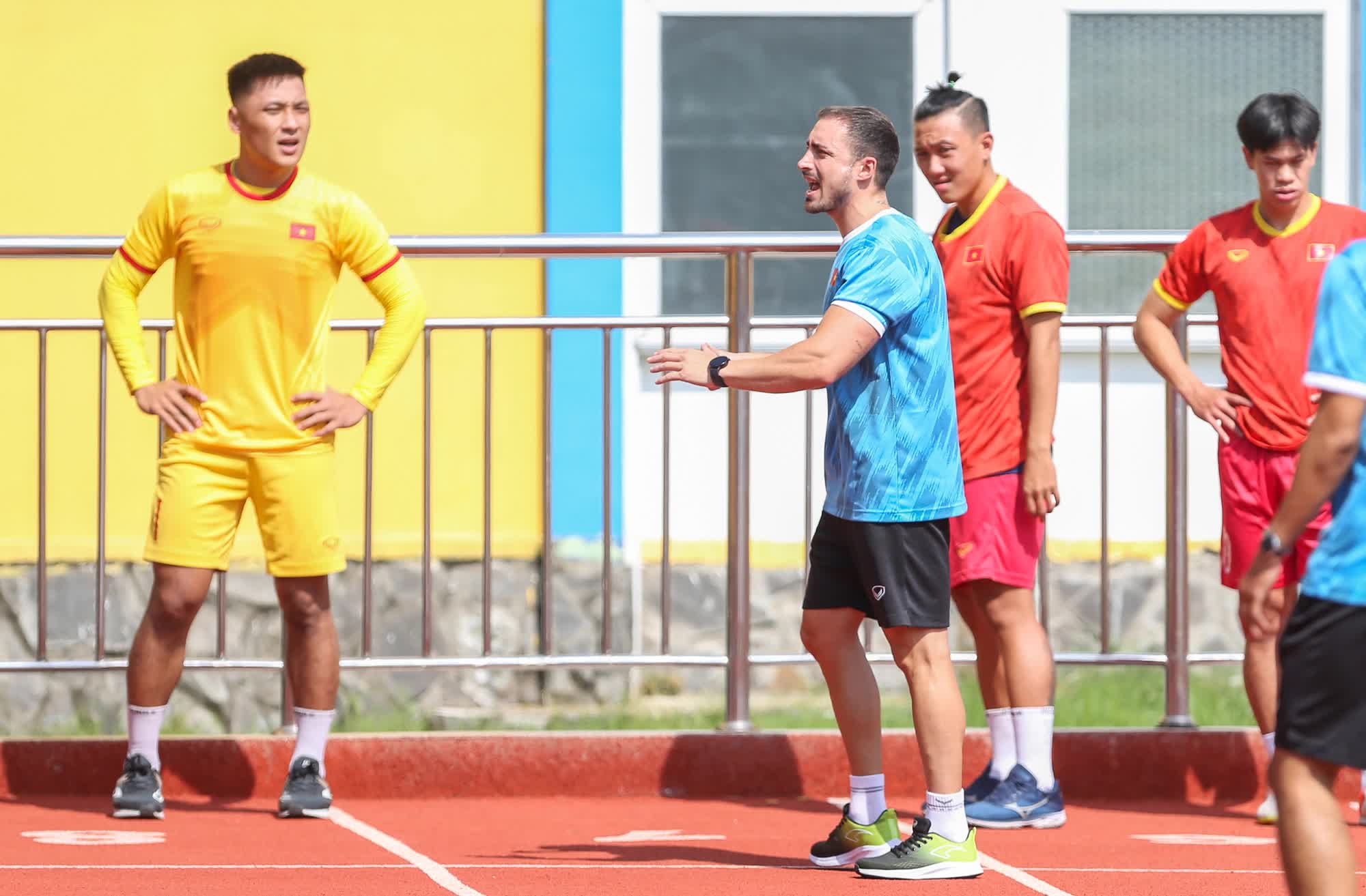 Futsal Việt Nam tập trung, tăng cường nhồi thể lực sau Tết Nguyên đán - Ảnh 8.