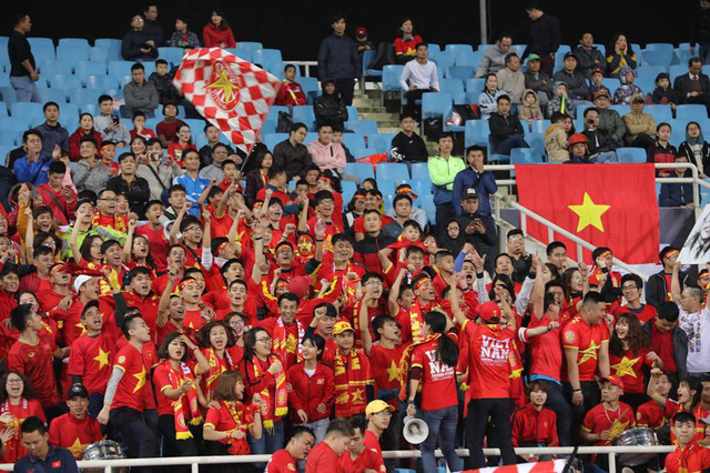 VFF công bố giá vé trận bán kết lượt về giữa Việt Nam và Indonesia - Ảnh 1.
