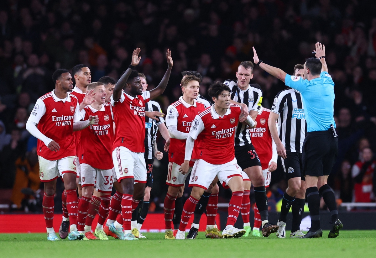 Newcastle khiến Arsenal sảy chân trong cuộc đua vô địch Ngoại hạng Anh - Ảnh 9.