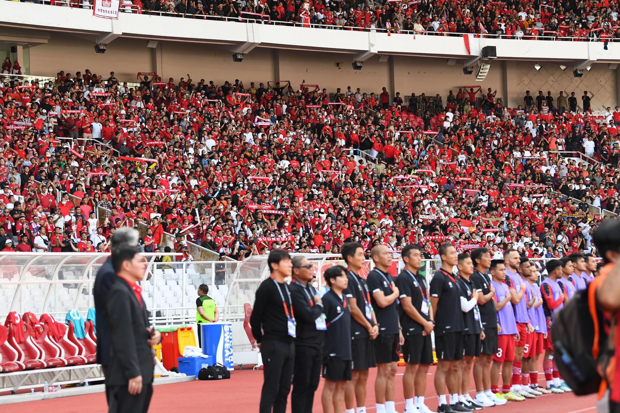 Đặng Văn Lâm vất vả cứu thua cho đội tuyển Việt Nam - Ảnh 8.