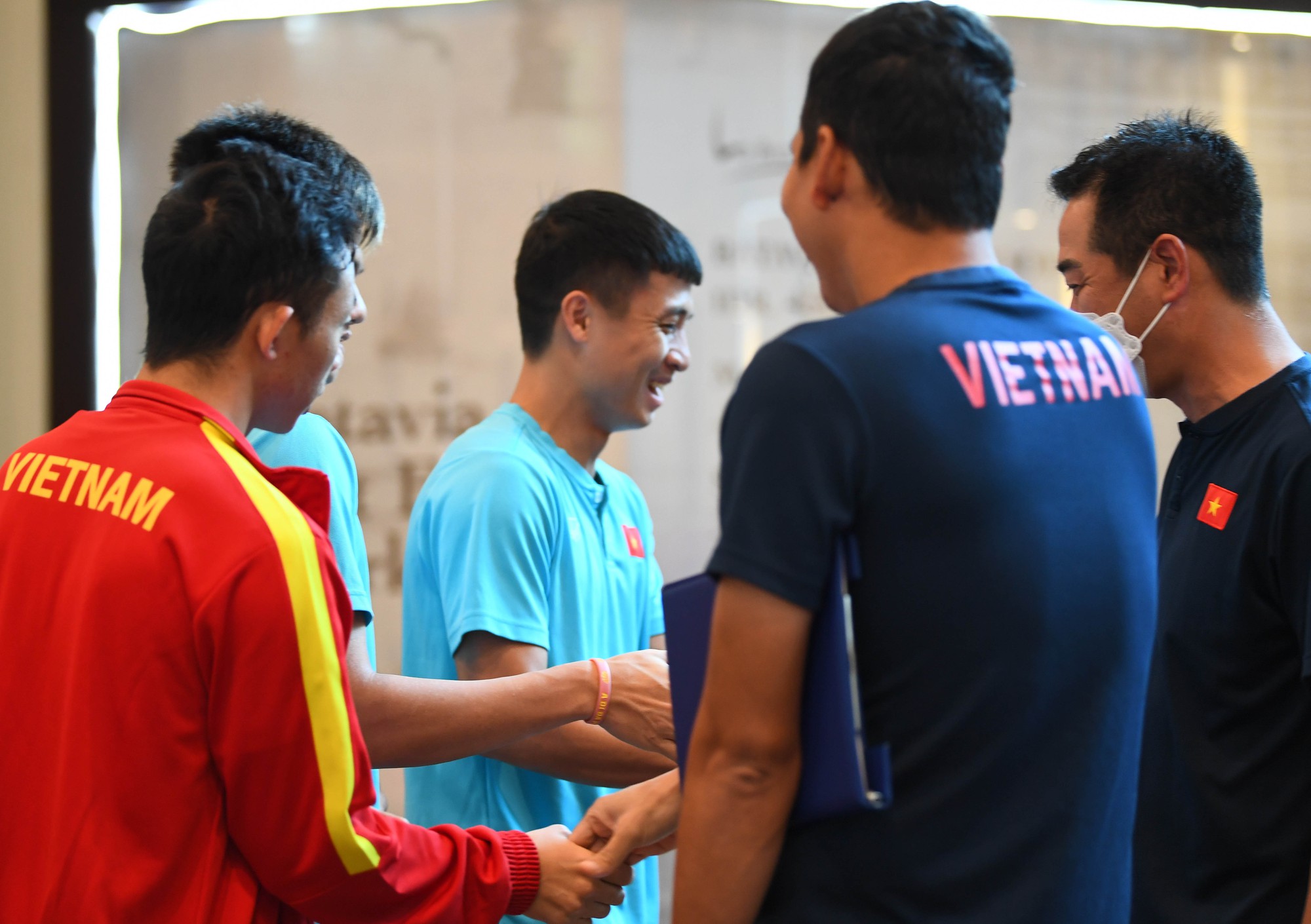Tuyển Việt Nam ăn buffet trước trận gặp Indonesia - Ảnh 3.