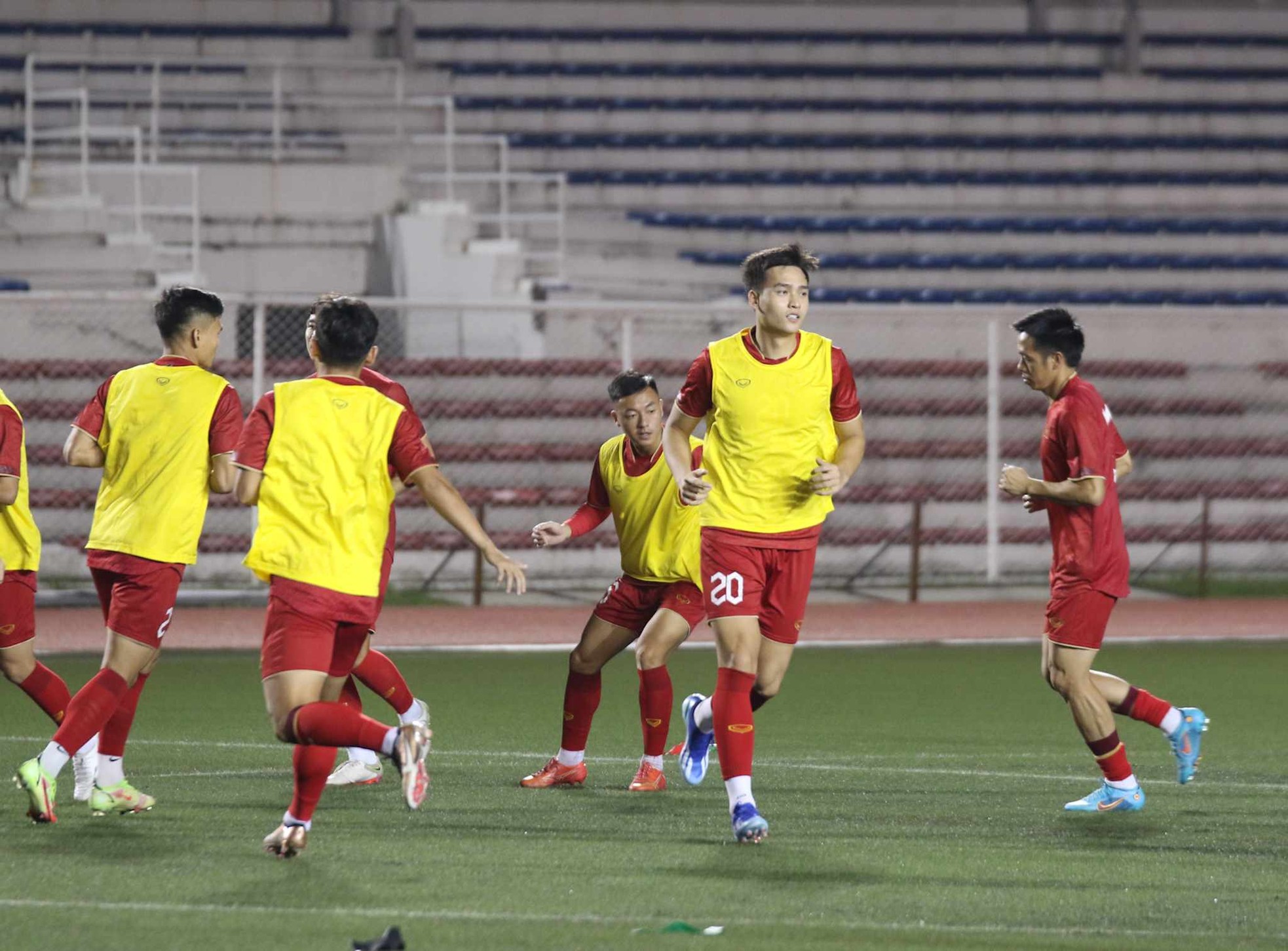 Chủ nhà Philippines ưu ái, tuyển Việt Nam lao vào tập luyện trước vòng loại World Cup 2026 - Ảnh 3.