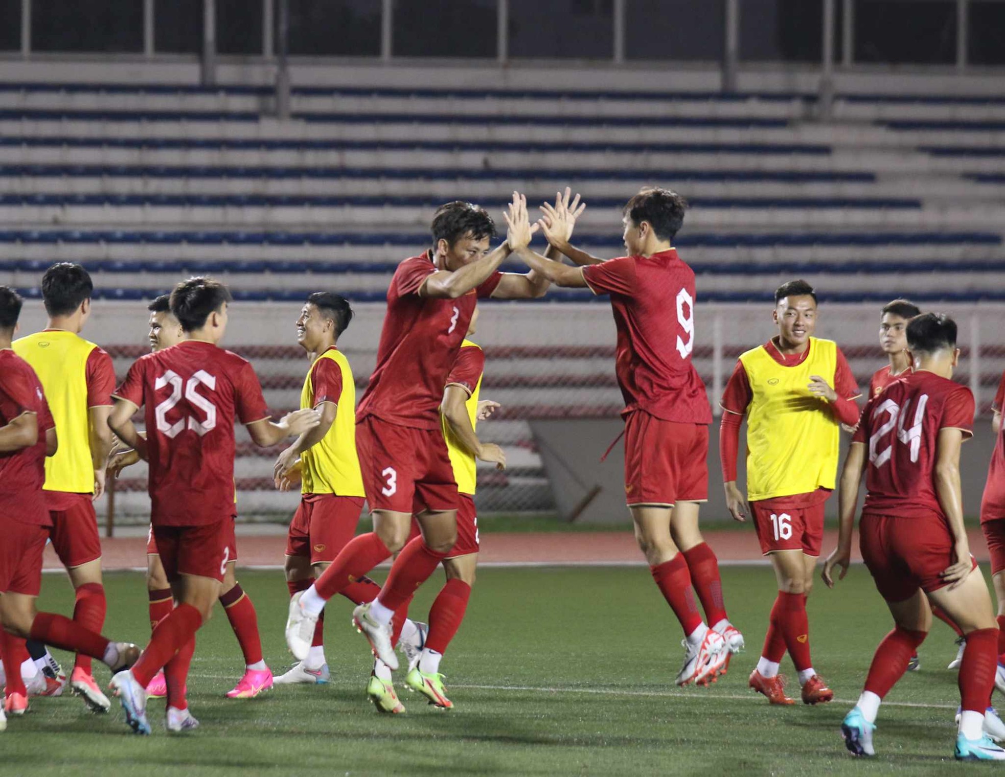 Chủ nhà Philippines ưu ái, tuyển Việt Nam lao vào tập luyện trước vòng loại World Cup 2026 - Ảnh 5.