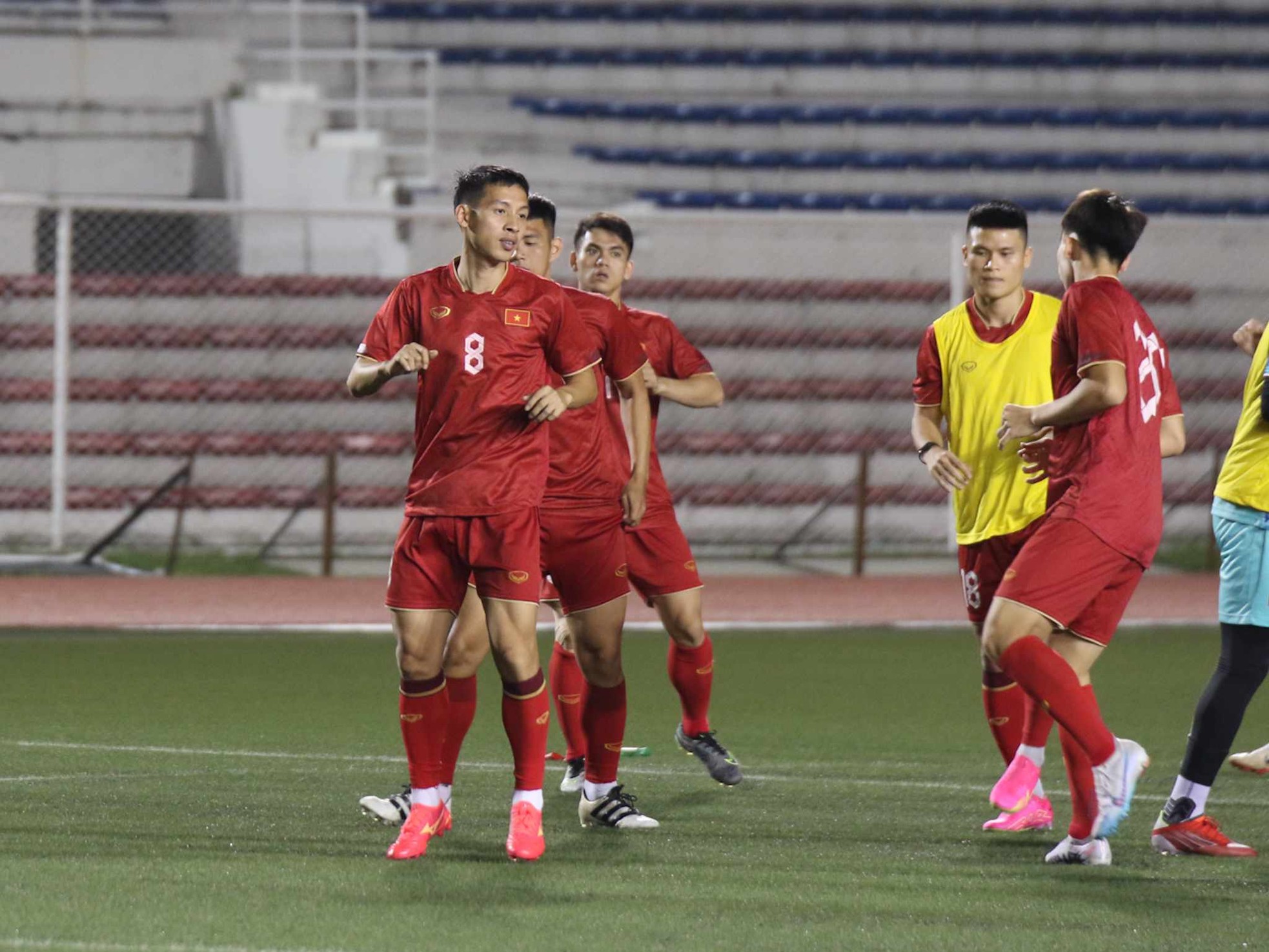 Chủ nhà Philippines ưu ái, tuyển Việt Nam lao vào tập luyện trước vòng loại World Cup 2026 - Ảnh 6.