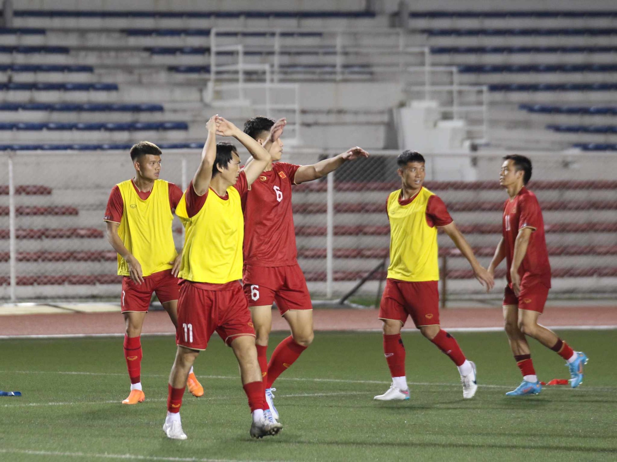 Chủ nhà Philippines ưu ái, tuyển Việt Nam lao vào tập luyện trước vòng loại World Cup 2026 - Ảnh 7.
