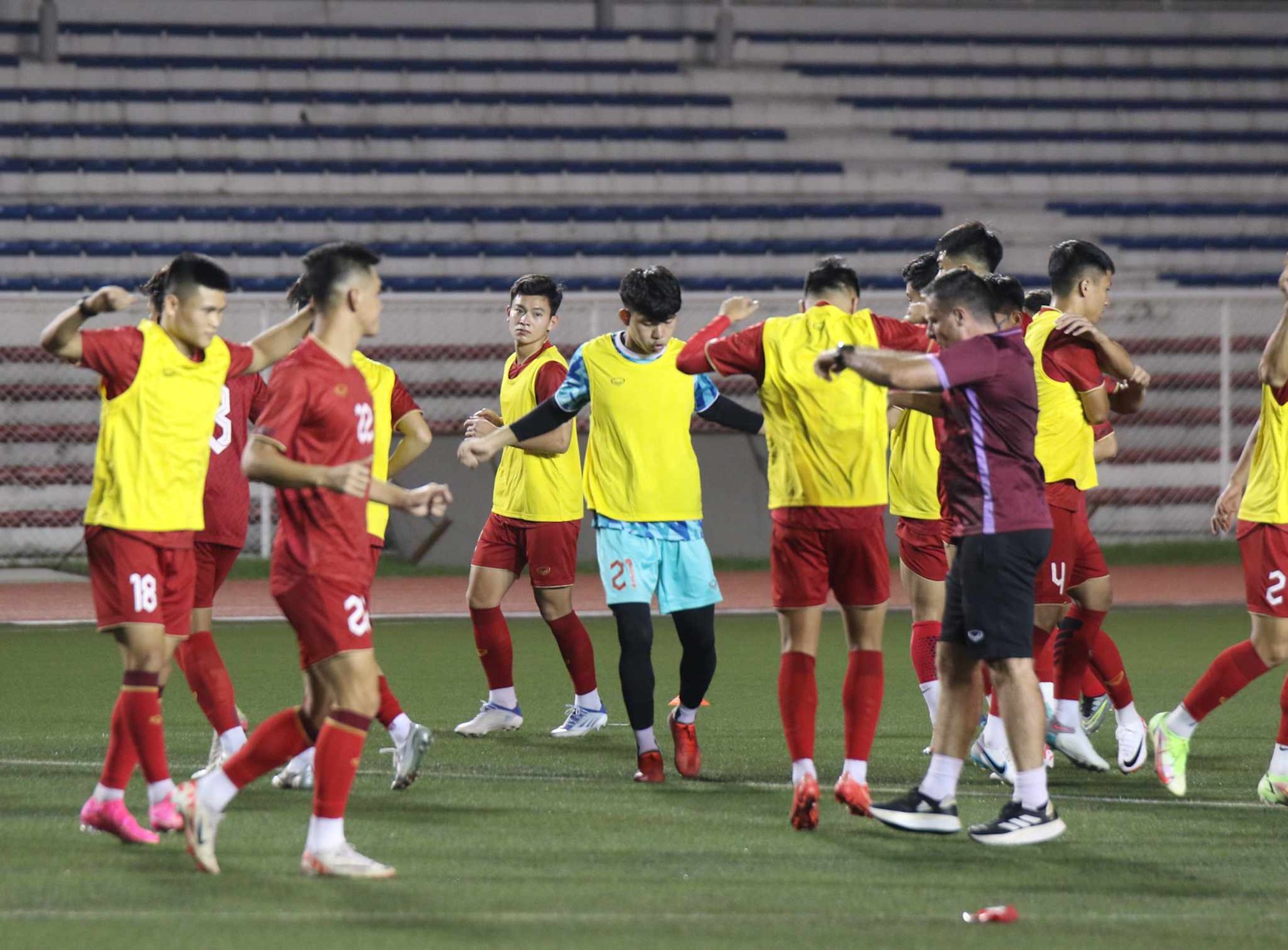 Chủ nhà Philippines ưu ái, tuyển Việt Nam lao vào tập luyện trước vòng loại World Cup 2026 - Ảnh 8.
