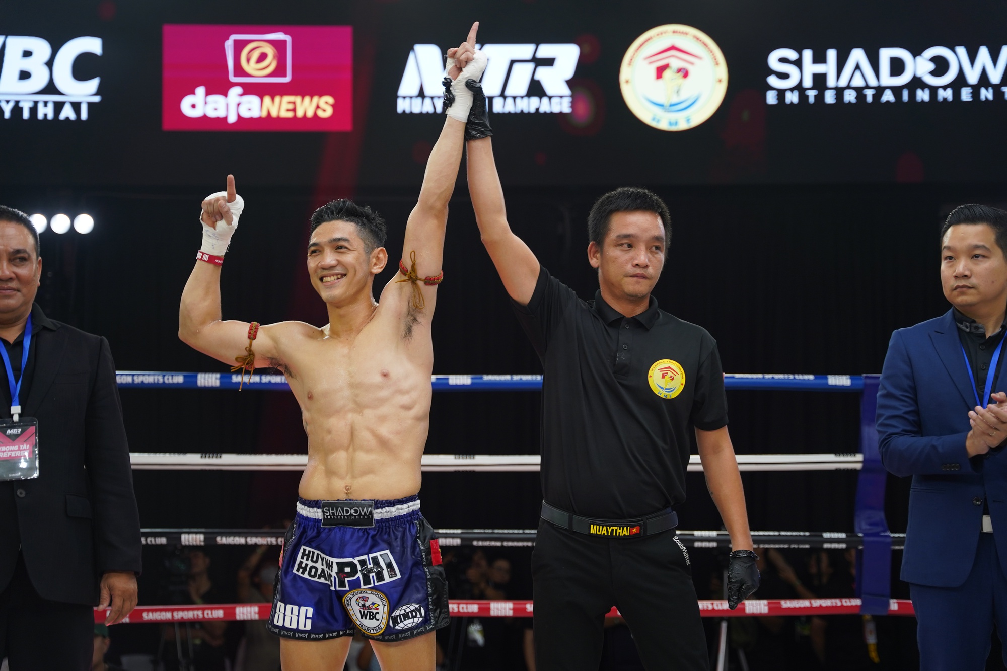 Trương Cao Minh Phát giành đai WBC Muay Thai thế giới lịch sử, Huỳnh Hoàng Phi chiến thắng ấn tượng - Ảnh 3.