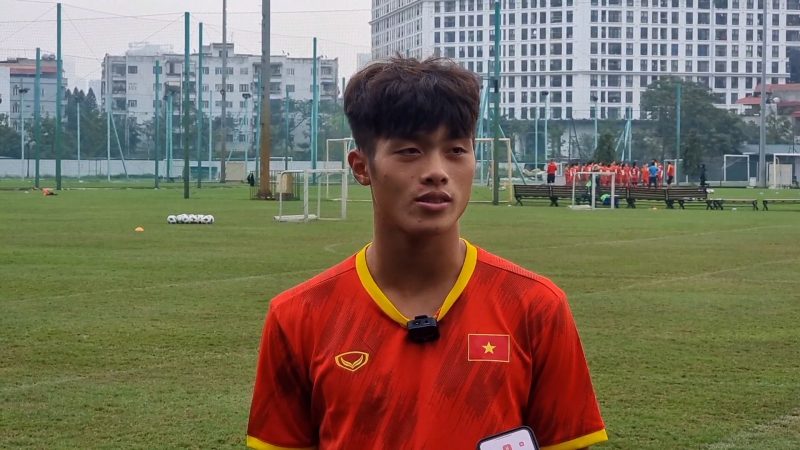 Vua giải trẻ Nguyễn Quốc Việt lên hội quân với U20 Việt Nam - Ảnh 1.